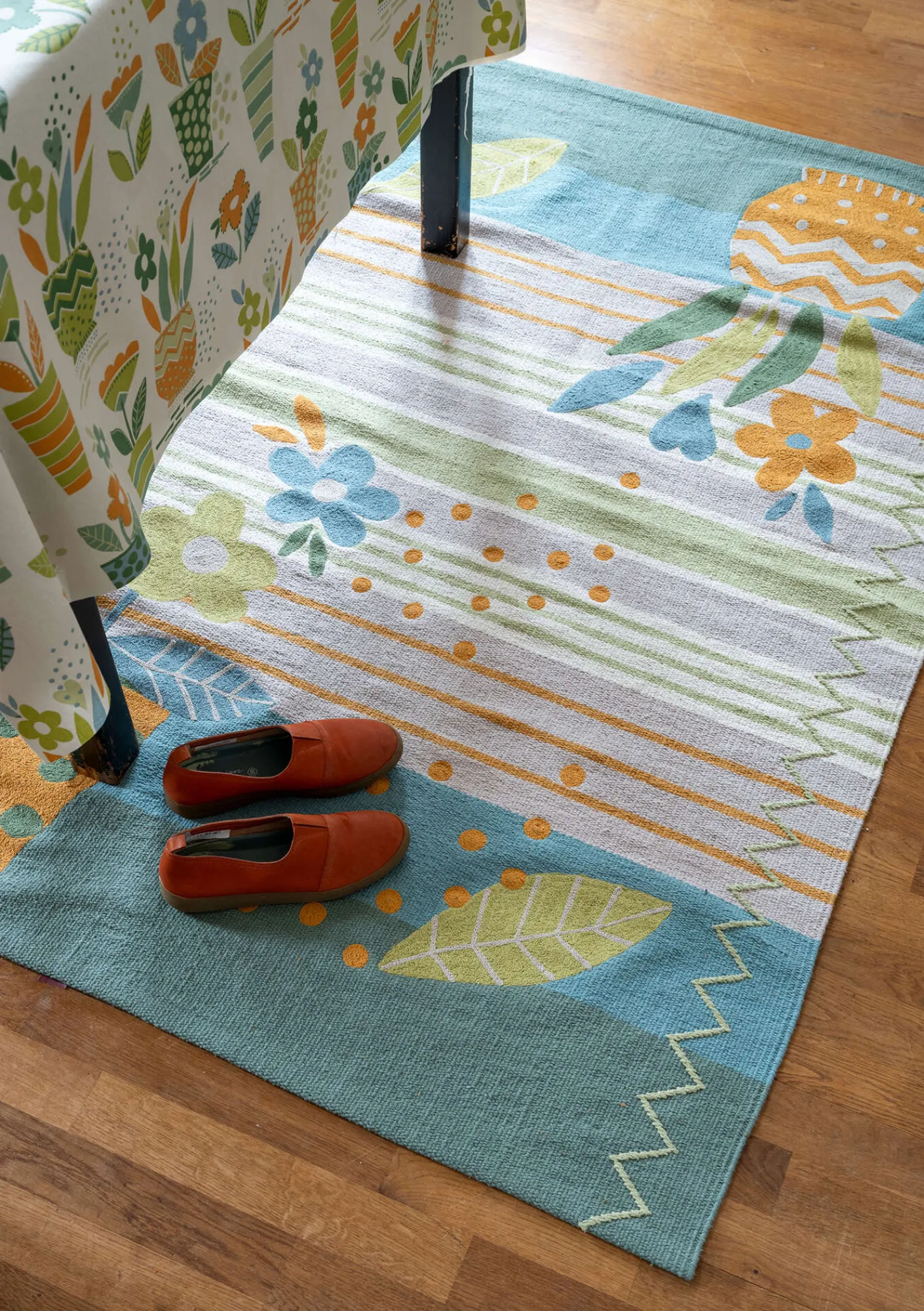 Broderad matta "Flower bed" i ekologisk bomull-Gudrun Sjödén Online