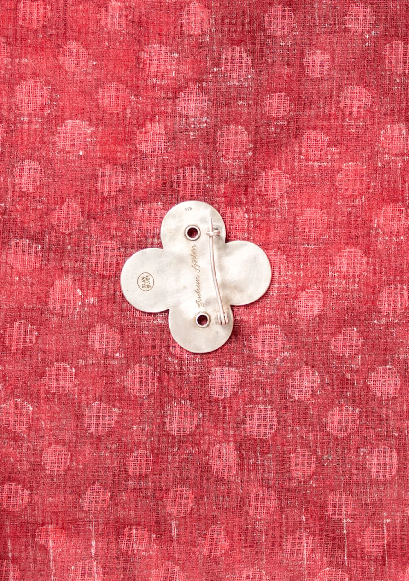 Brosch "Flower" i-Gudrun Sjödén