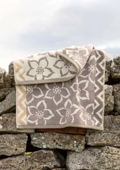 Handduk "Stars" i ekologisk bomull-Gudrun Sjödén Best