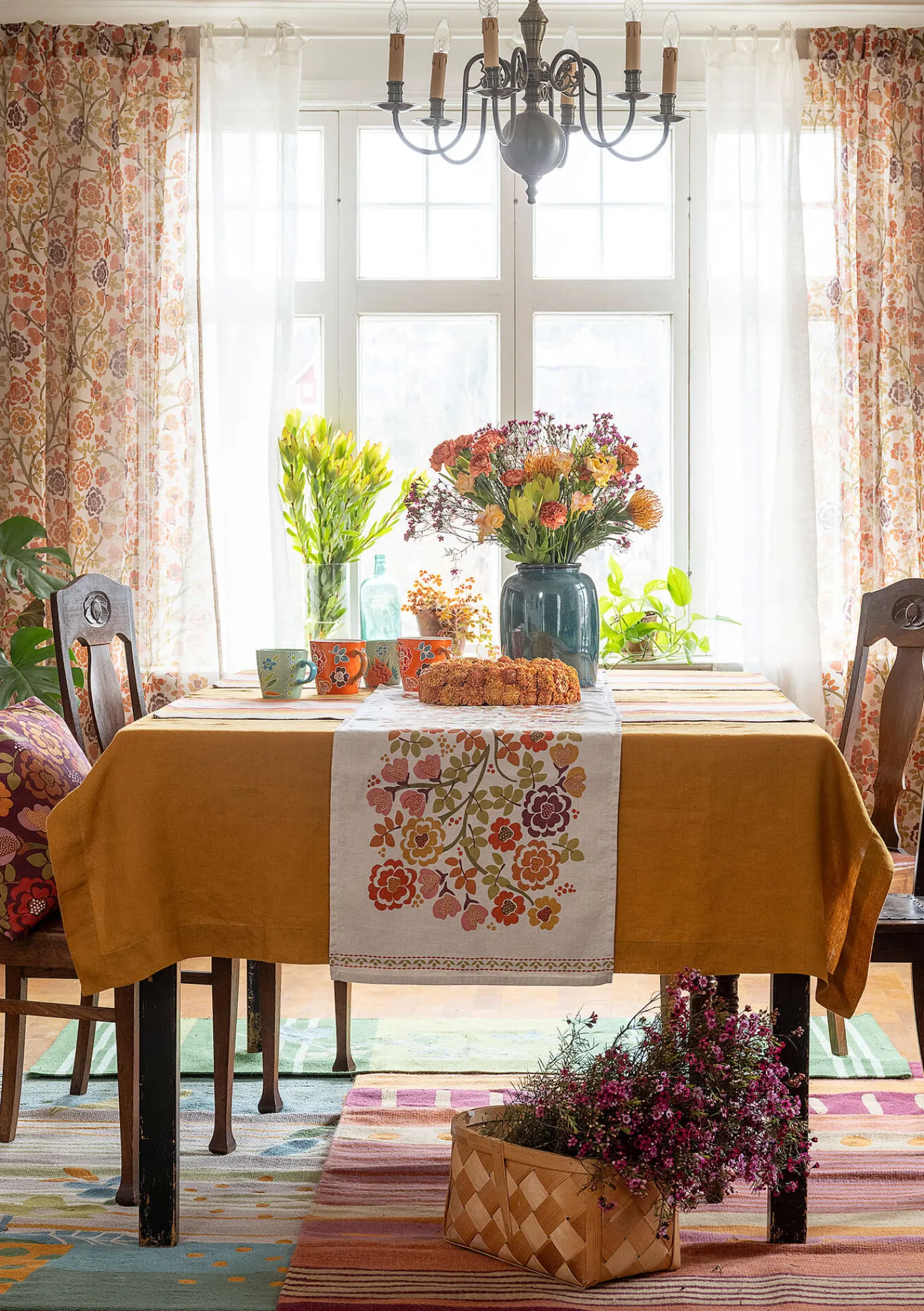 Löpare "Wild rose" i lin/bomull-Gudrun Sjödén