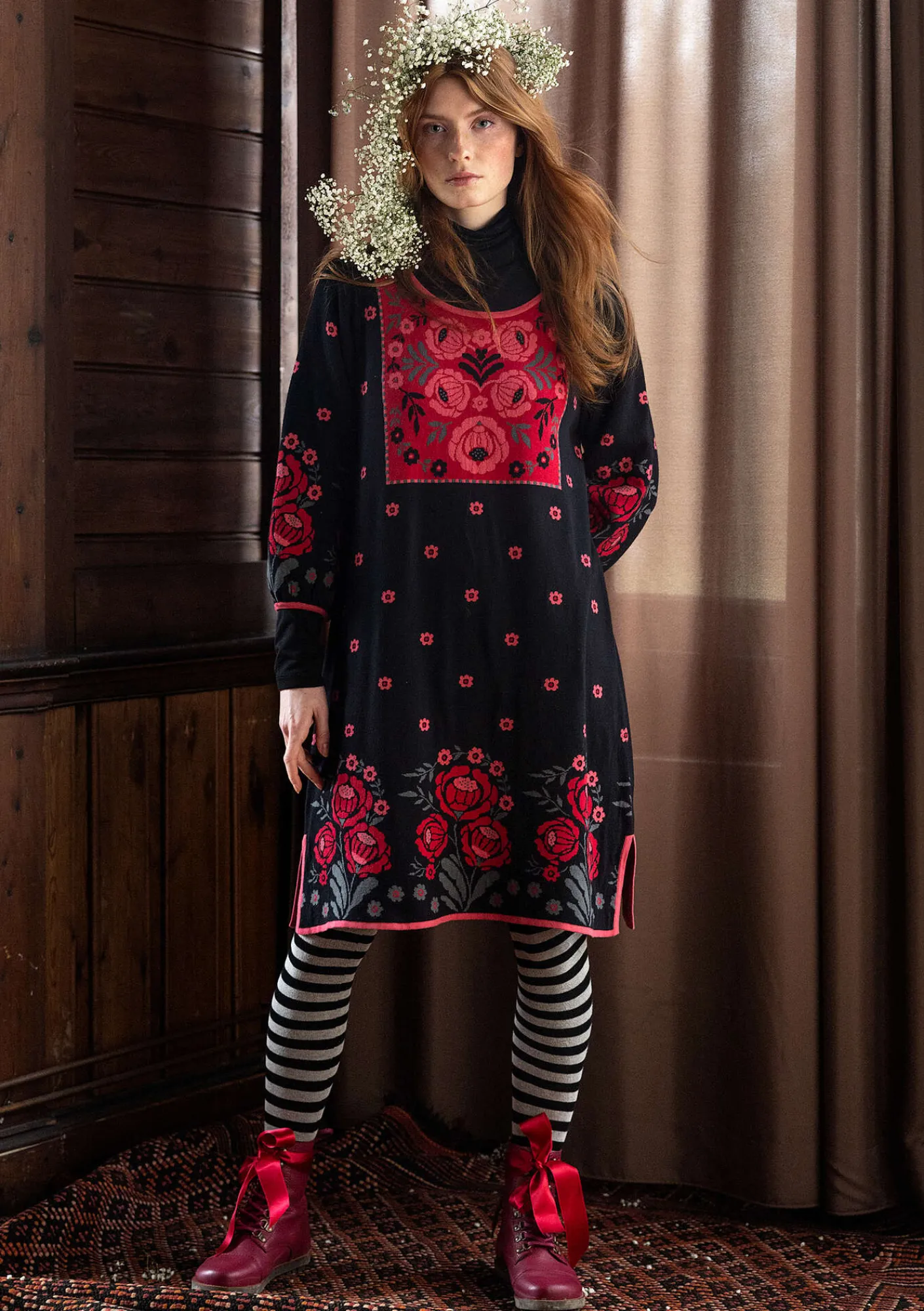 Stickad klänning "Stine" i ekologisk/återvunnen bomull-Gudrun Sjödén