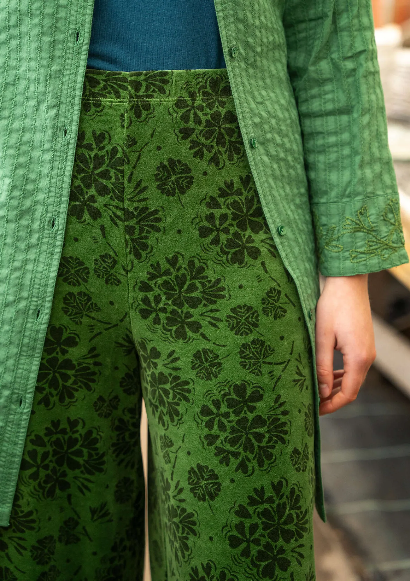 Velourbyxa "Selma" i ekologisk bomull/återvunnen polyester-Gudrun Sjödén Outlet