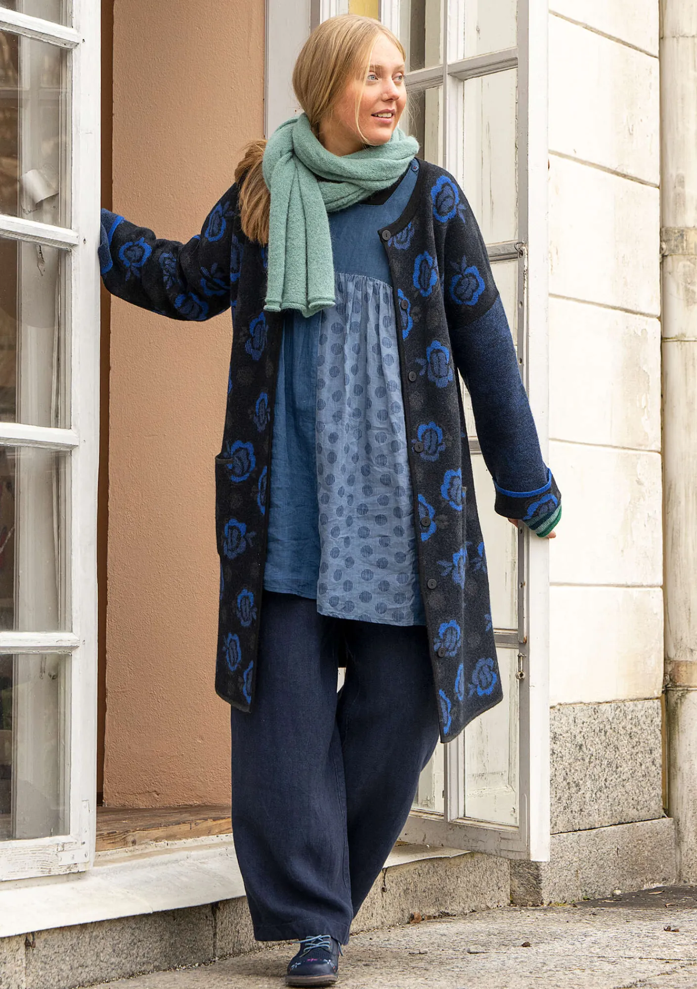 Vändbar stickad kappa "Aria" i filtad ull-Gudrun Sjödén