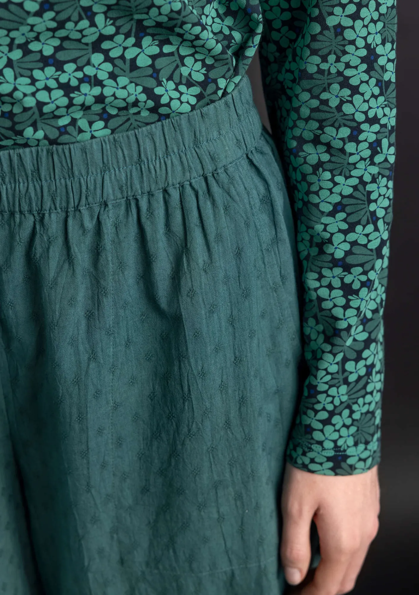 Vävd byxa i ekologisk bomullsdobby1-Gudrun Sjödén