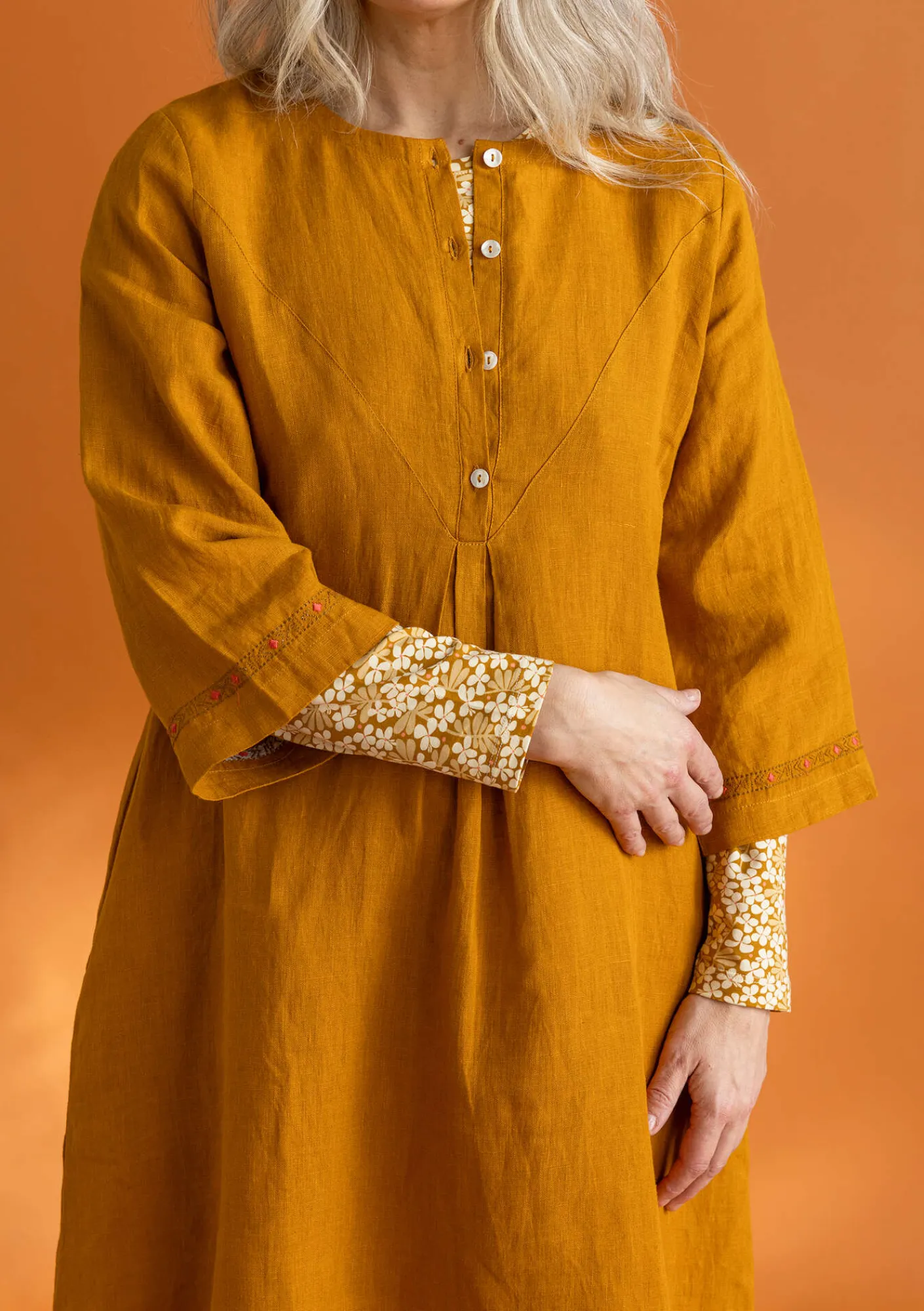 Vävd klänning ”Asta” i lin-Gudrun Sjödén Sale